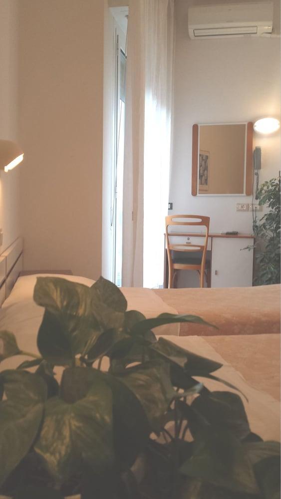 Hotel Galles 리미니 외부 사진